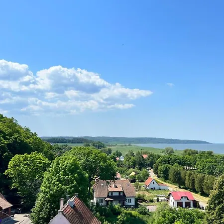 Kopernika 10 *